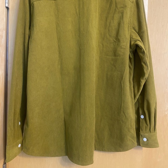 Green outdoor shirt - Picture 2 of 9